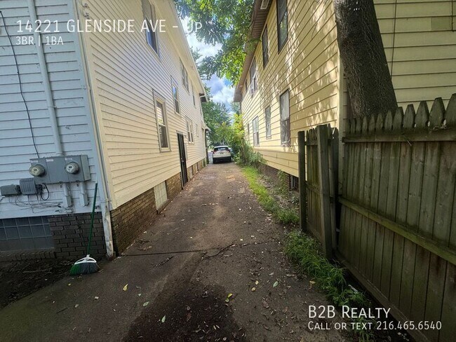 Building Photo - 14221 Glenside Rd