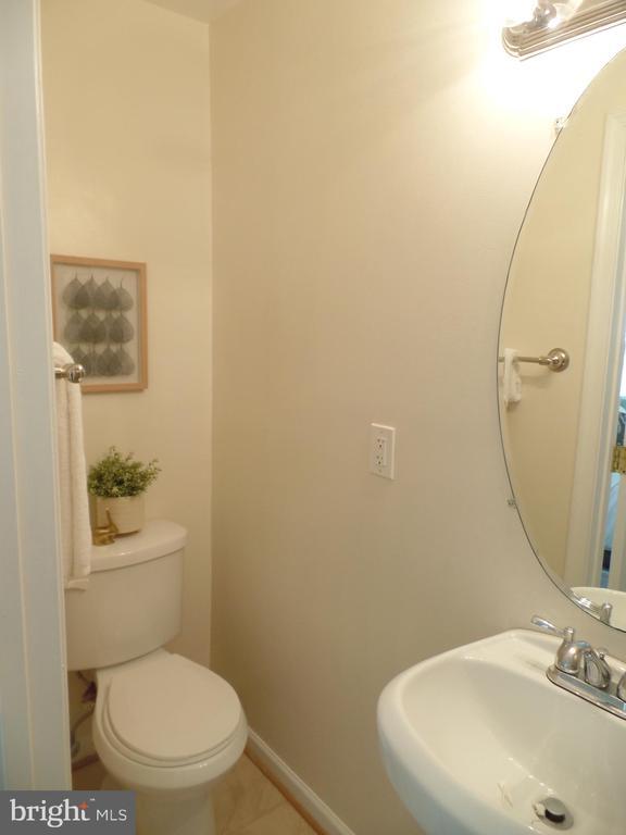 Building Photo - 2018 Griffith Rd