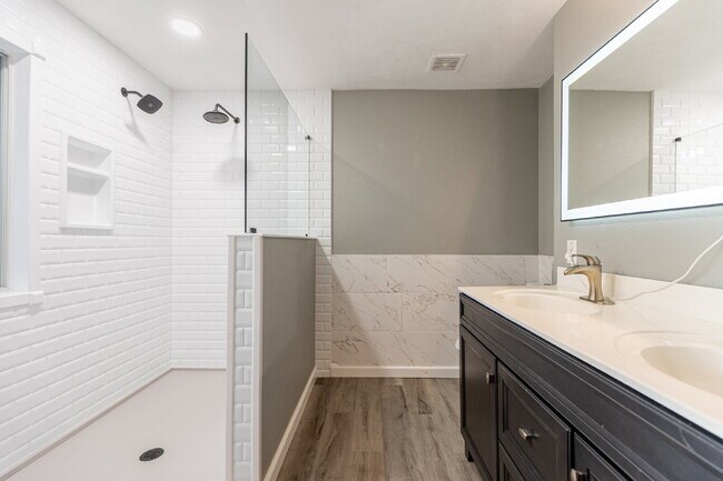 Building Photo - 11119 Rindle Ranch