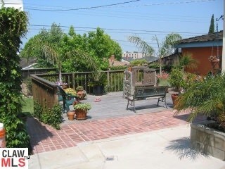 Building Photo - 7551 Westlawn Ave