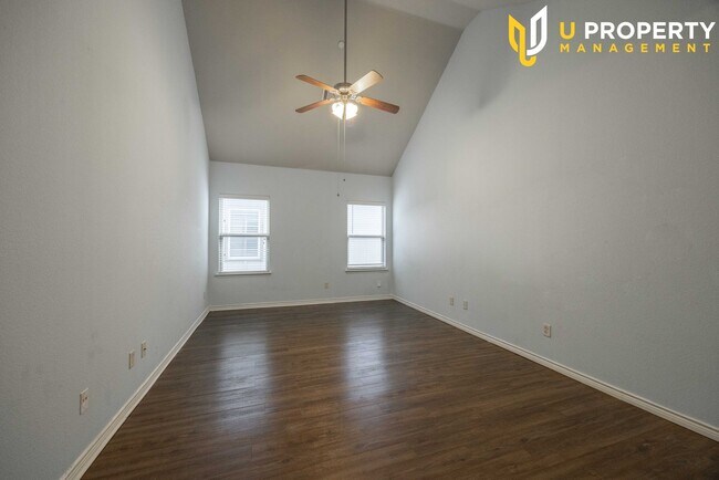 Building Photo - LUXURY TOWNHOME IN CRAIG RANCH COMMUNITY