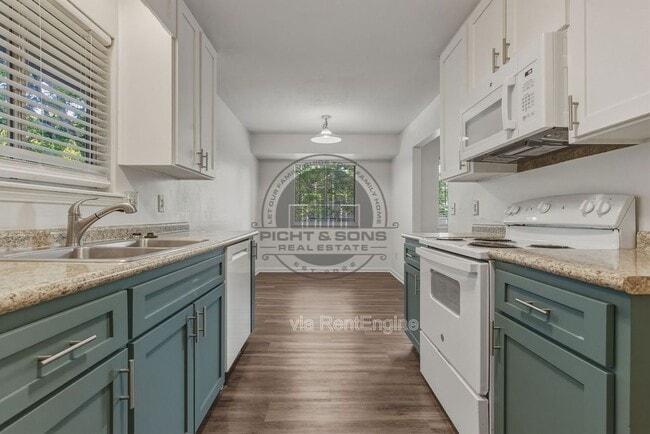 Building Photo - 713 Pointe Ct