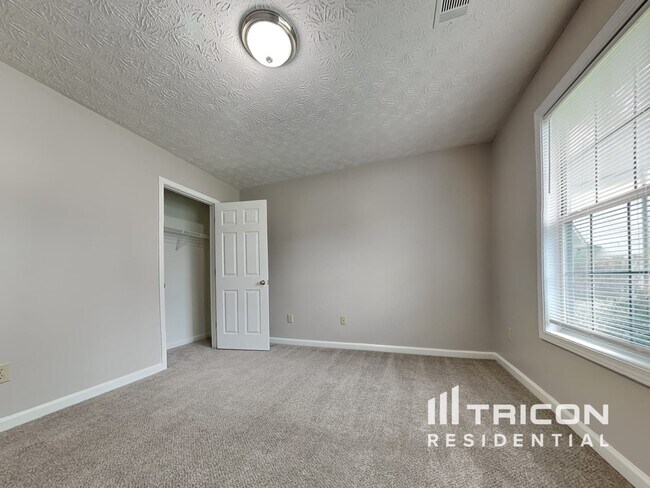 Building Photo - 5490 Maltdie Ct NE