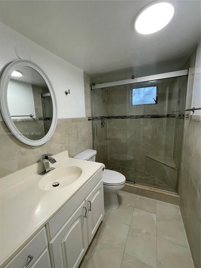 Building Photo - 2 bedroom in Sunny Isles Beach FL 33160