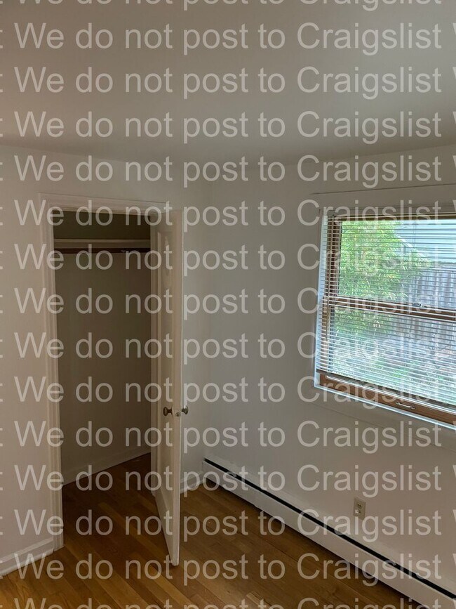 Building Photo - Olympic Hills 4bedroom / 1.5 bath home wit...