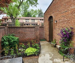 Building Photo - 1129 Kirts Blvd