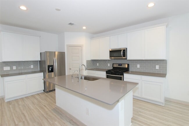 Building Photo - 3570 Joshua Grv Ln