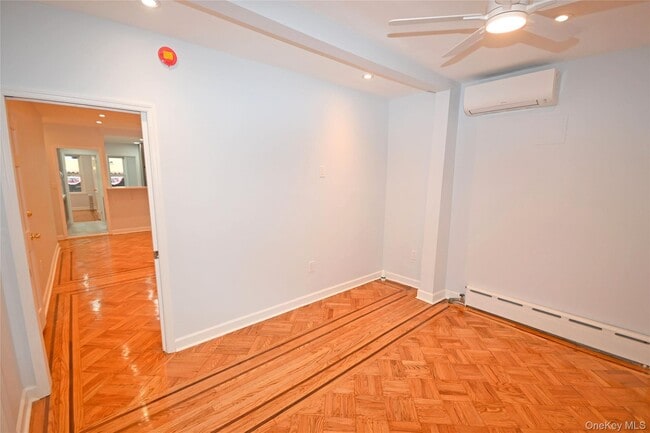 Building Photo - 70-30 66th Pl
