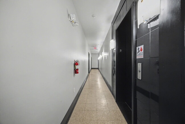 Building Photo - 261 S Limestone