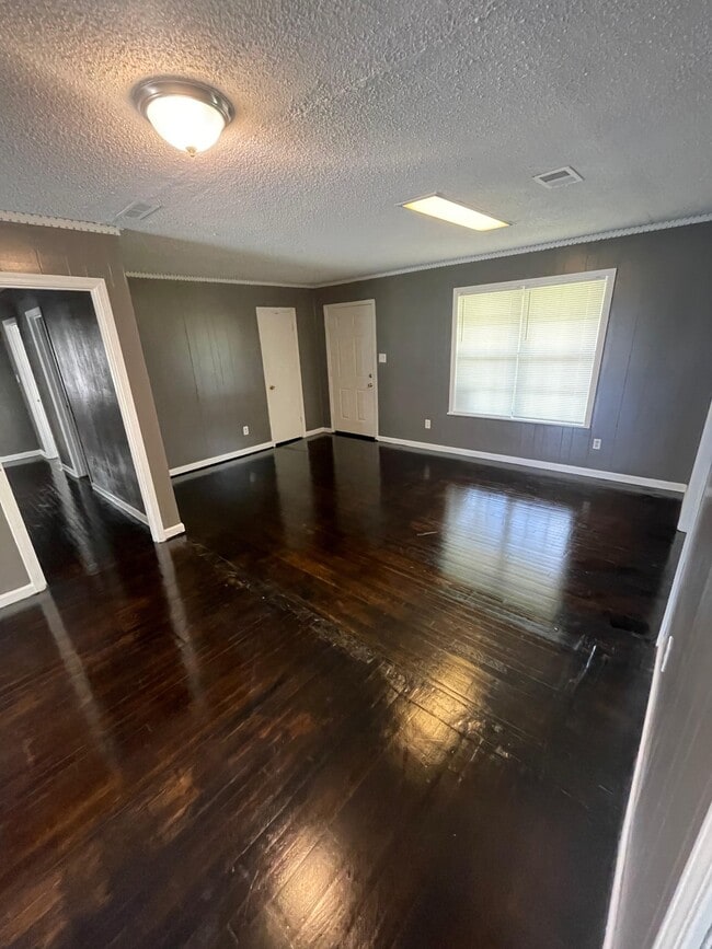 Building Photo - 4945 Clearbrook Cove