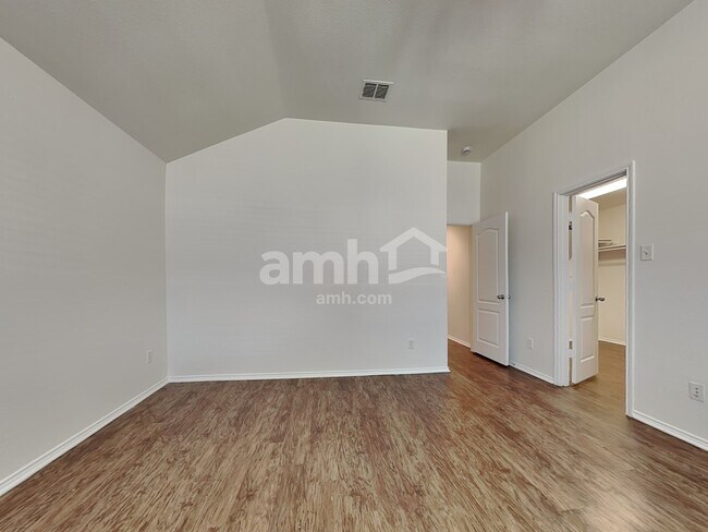 Building Photo - 1101 Johnson City Ave