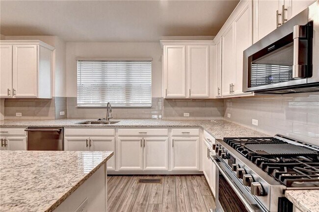 Building Photo - 477 Danville Ave