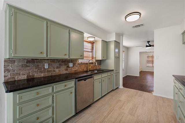 Building Photo - 701 Rocky Canyon Rd