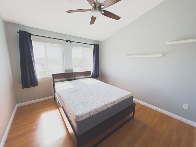 Building Photo - 3915 Nobel Dr