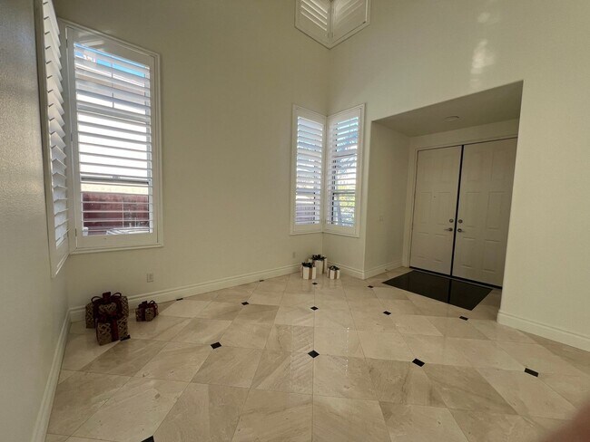 Building Photo - Beautifully Remodeled Poway Home