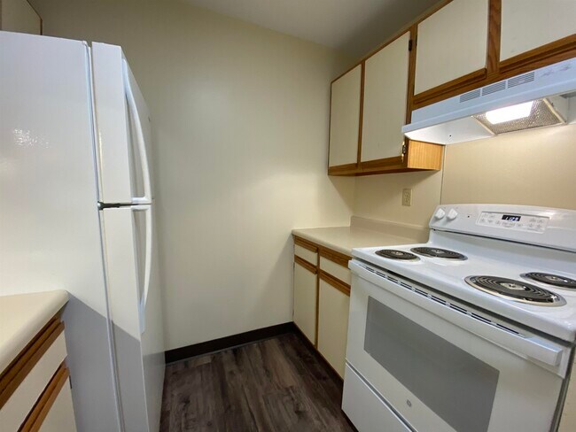 Building Photo - 147 Eastern Ave