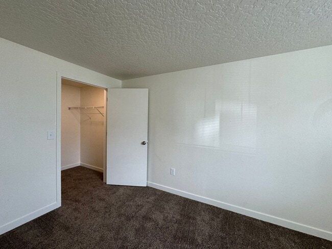 Building Photo - 3137 S Apple St