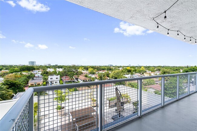 Building Photo - 900 SW 8th St