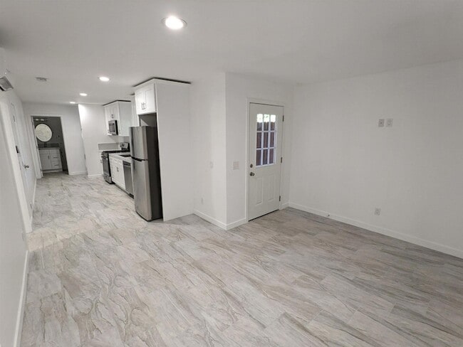 Building Photo - 4163 1/2 Marian Street Unit