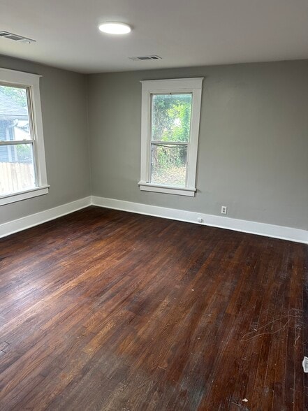 Building Photo - 2059 Waverly Ave