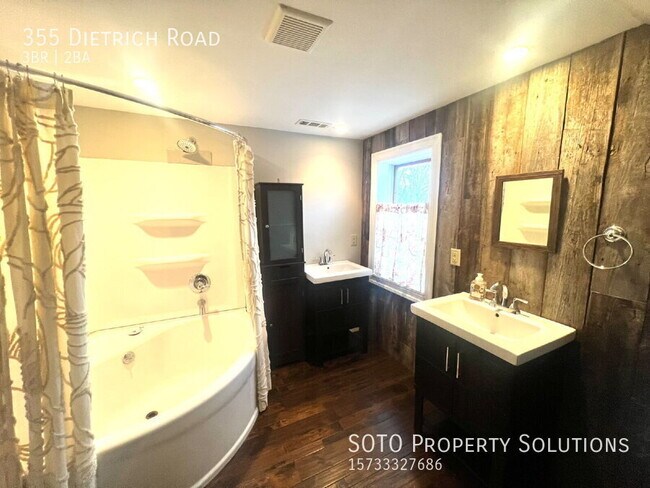 Building Photo - 355 Dietrich Rd