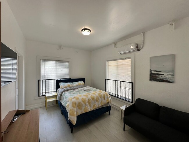 Primary Photo - 246 N Pacific Ave