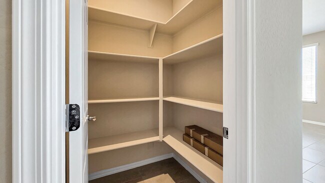 Building Photo - Brand new home!  Convenient to the 303 freeway!