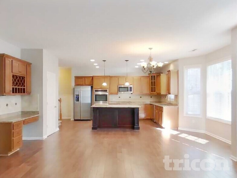 Building Photo - 341 Revolution Dr