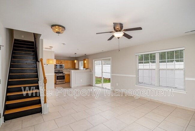 Building Photo - 9036 Meadowmont View Dr
