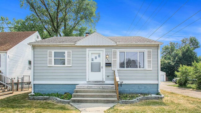 Primary Photo - 842 S Gladstone St