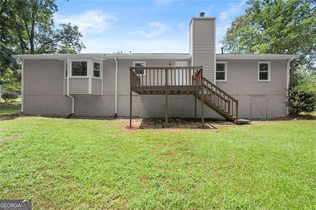Building Photo - 200 E Country Woods Dr