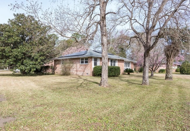 Building Photo - 30 Carson Dr