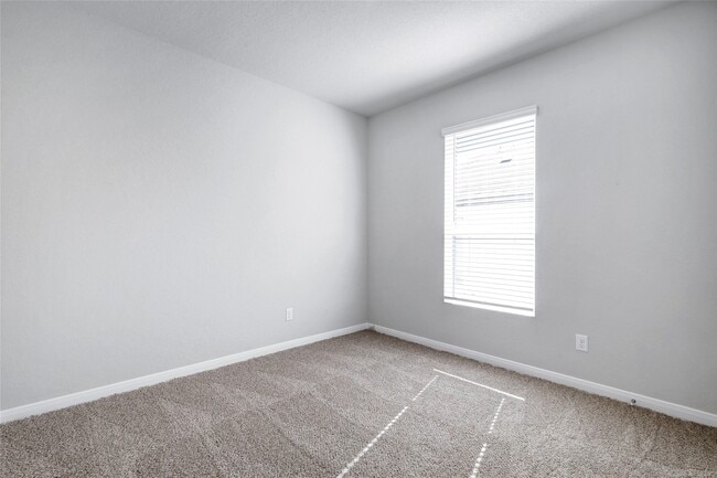 Building Photo - 324 Nespral Dr