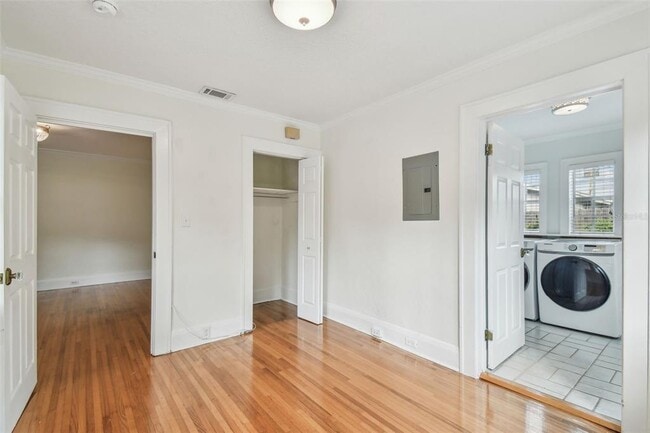 Building Photo - 3120 S Julia Cir