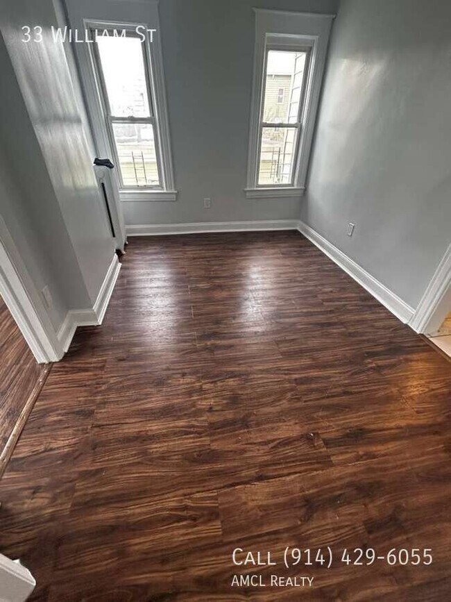 Building Photo - 33 William St