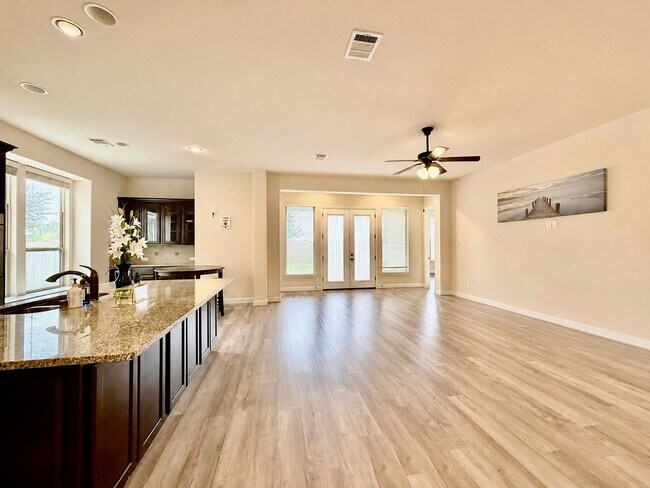 Building Photo - 7742 Candlelight Park Ln