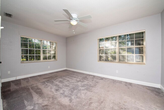 Building Photo - Cute 3/2 House with 2-Car Garage near Lake Underhill/Downtown Orlando