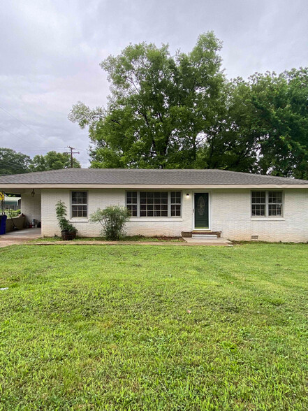 Primary Photo - 201 Normandy Dr