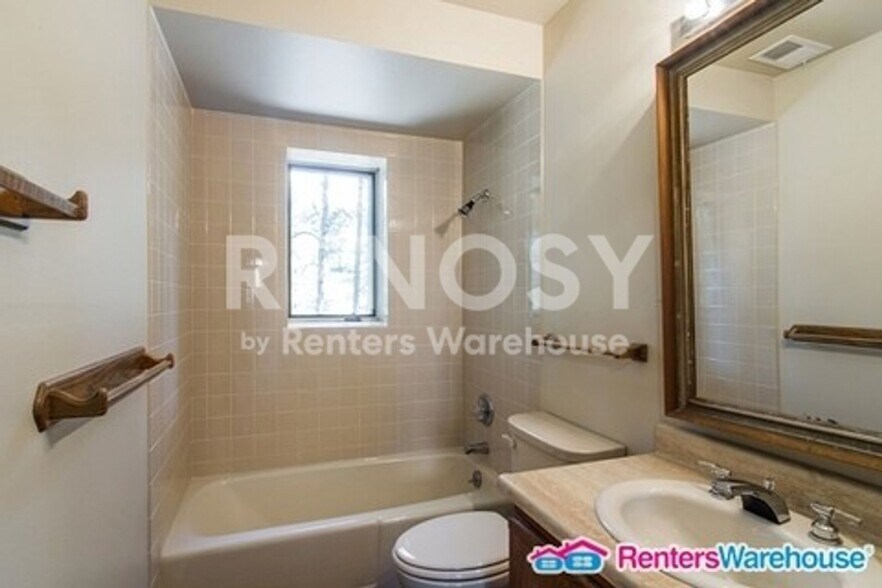 Building Photo - 25260 Montane Dr W