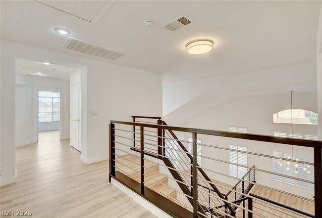 Building Photo - 8401 Desert Quail Dr