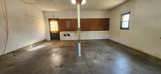 Building Photo - Spacious Home for Rent!
