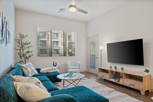 Building Photo - 500 W Broadway Rd