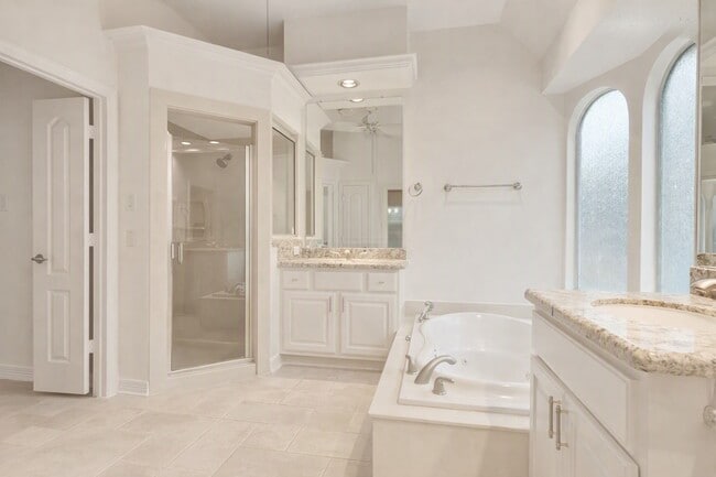 Building Photo - 1211 Sterling Ct