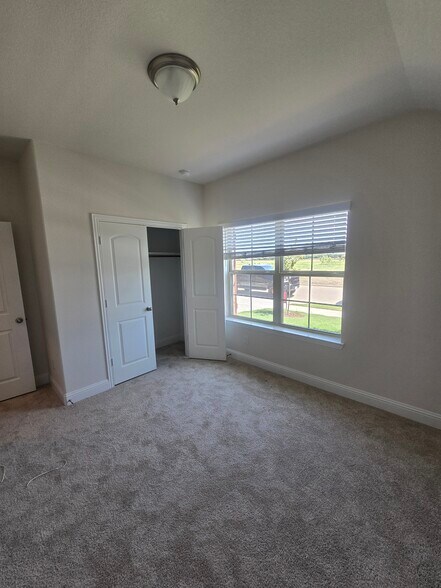 Building Photo - 849 Birdie Dr