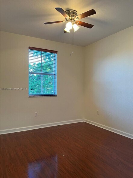 Building Photo - 10861 NW 85th Ter