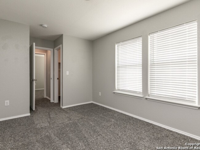 Building Photo - Spacious 5BR Home in NW San Antonio | Deck, High Ceilings & Prime Alamo Ranch Location