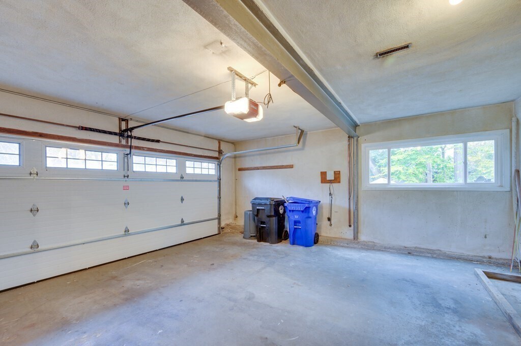 Building Photo - 93 Woodcliff Rd