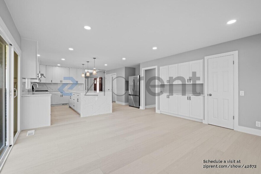 Building Photo - 3727 Northridge Dr