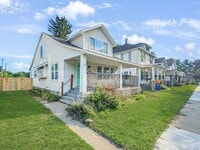Building Photo - 729 Crescent St NE