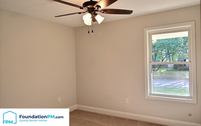Building Photo - 1155 Brado Dr